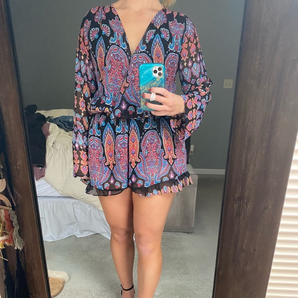 Super fun romper! - Picture 3 of 3